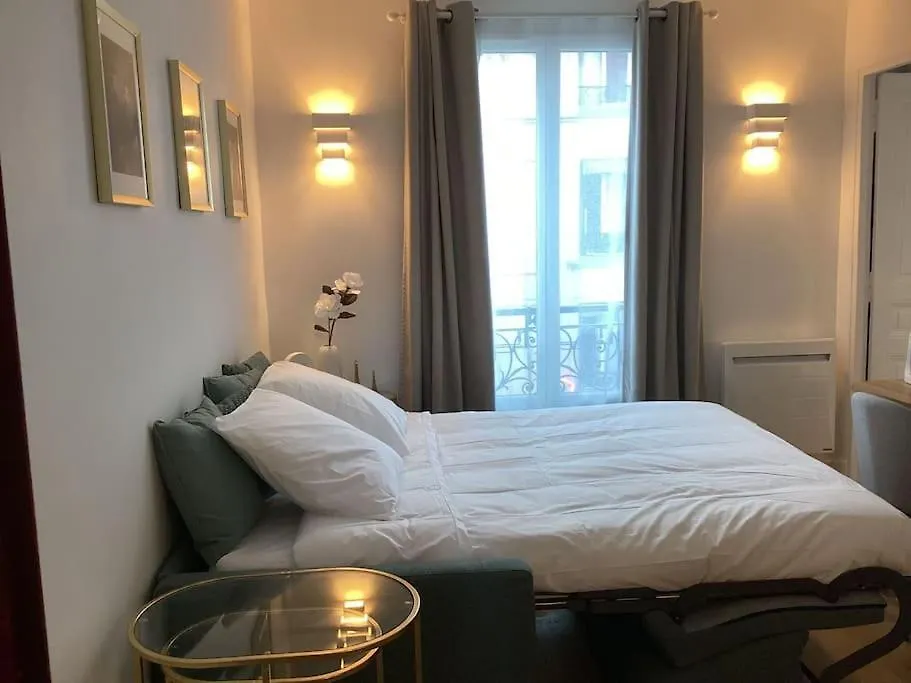 Lägenhet Cocon Chic Parisien Niche Au Coeur De Montmartre *