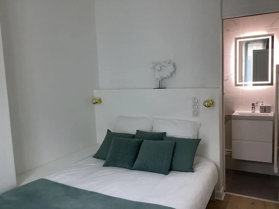Cocon Chic Parisien Niche Au Coeur De Montmartre Apartamento *